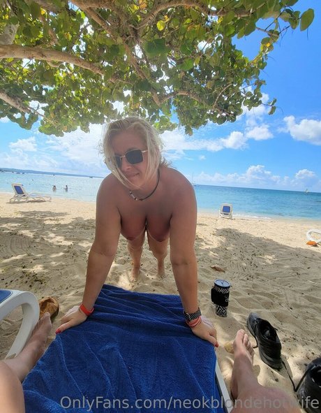 neokblondehotwife actrice de grande qualité photo