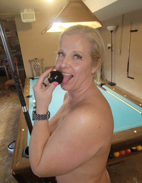 neokblondehotwife modèle érotique images