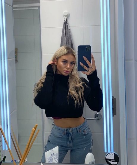 Andelika belle étoile photo