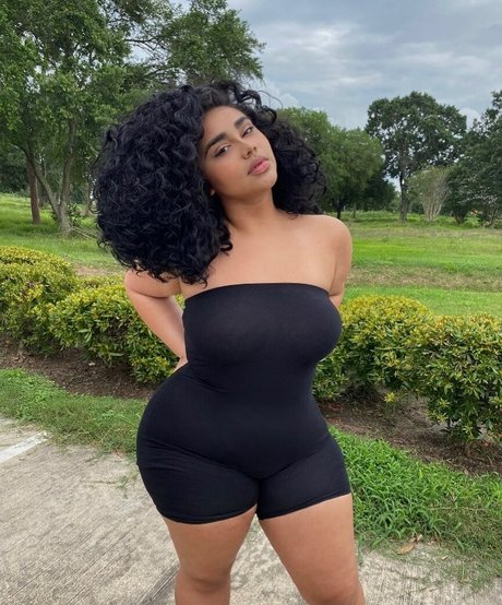 Megan Velez actrice hd archive