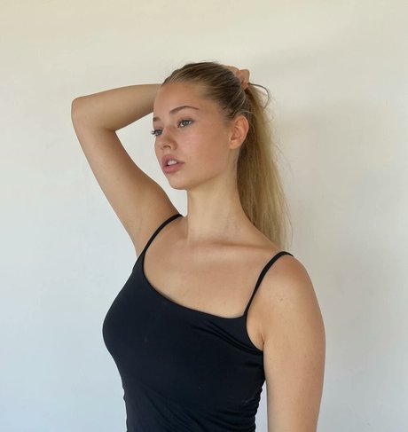 Tatiana Kaer xxx star du porno photo