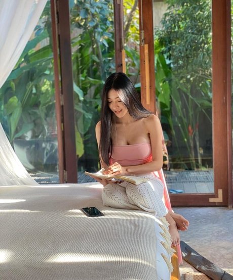 BunnyMutmai étoile sympa des photos