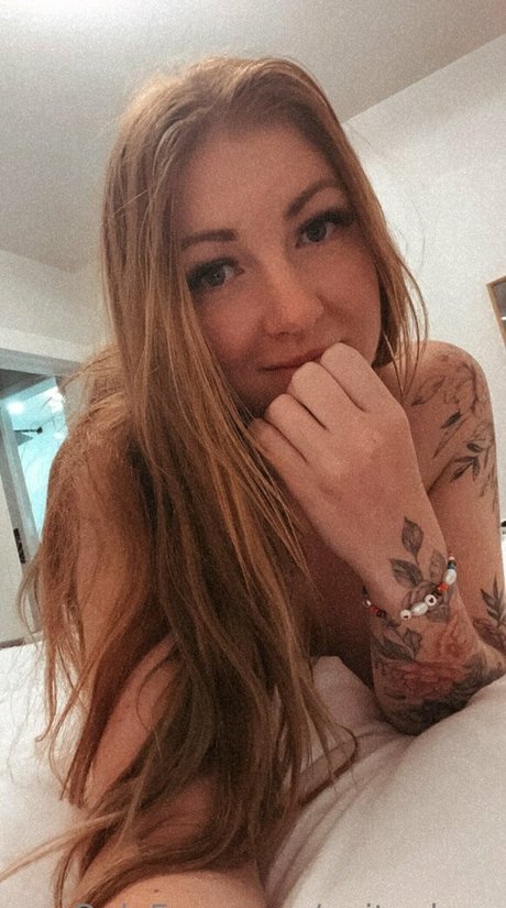 Anita Playa star du porno adulte photo