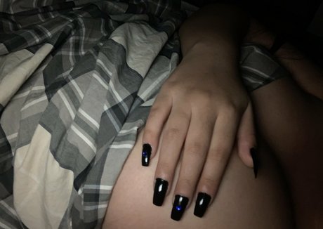 suezuu modèle artistique galeries