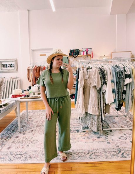 Kaylee S joli modèle galeries