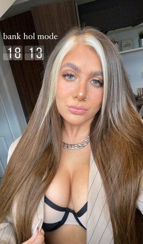 Beth G modèle magnifique galerie