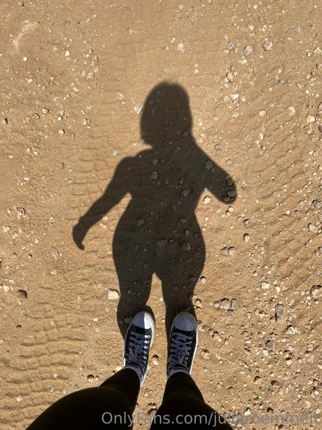 Julia Roemmelt modèle érotique img