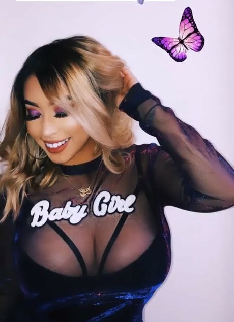 Thestarvasquez actrice nue image