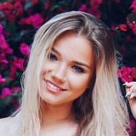 Julia Beautx joli modèle photo