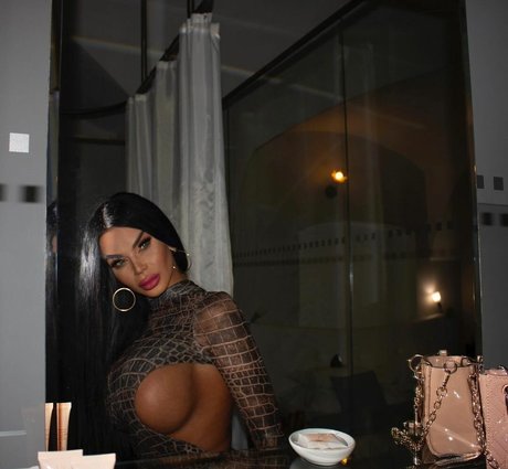 Adriane Linn étoile magnifique galerie