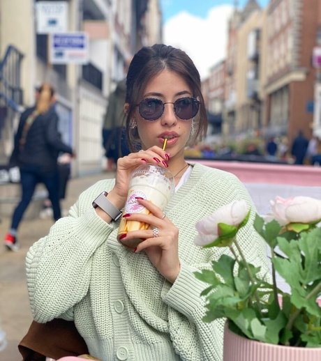 Anah Elisa haut étoile des photos