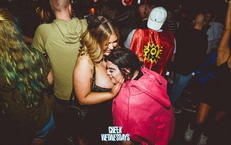 Kelly Bodenstein modèle hd photos