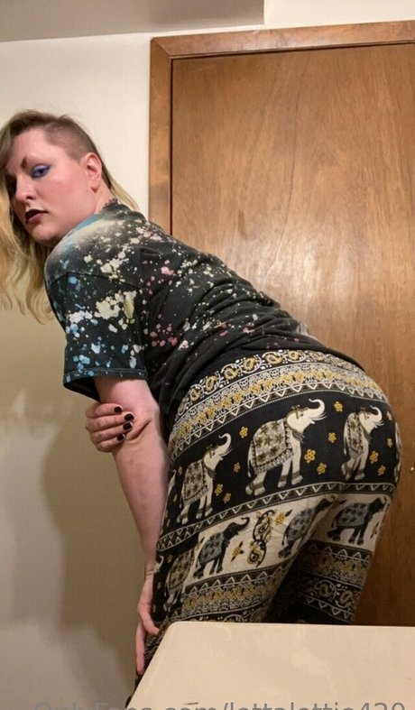 lottalottie420 modèle sexy photos
