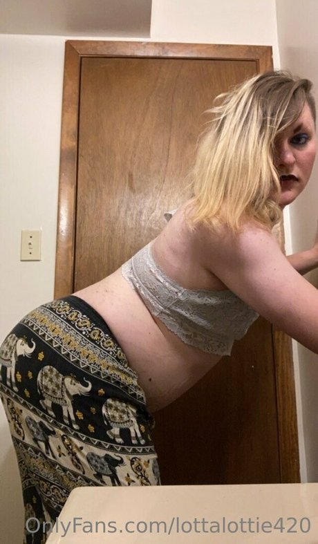 lottalottie420 actrice parfaite galeries