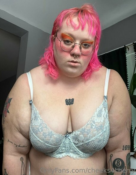 cheeks4cherry belle étoile archive