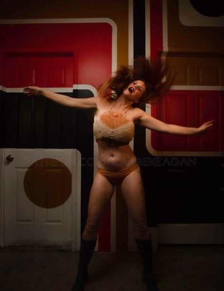 Carrie Keagen modèle gratuit galerie