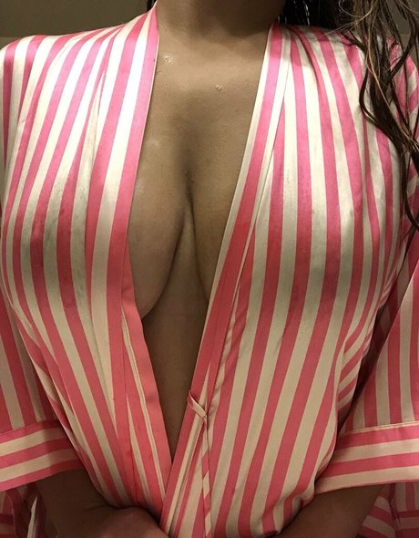 brunettegurl haut de star du porno des photos