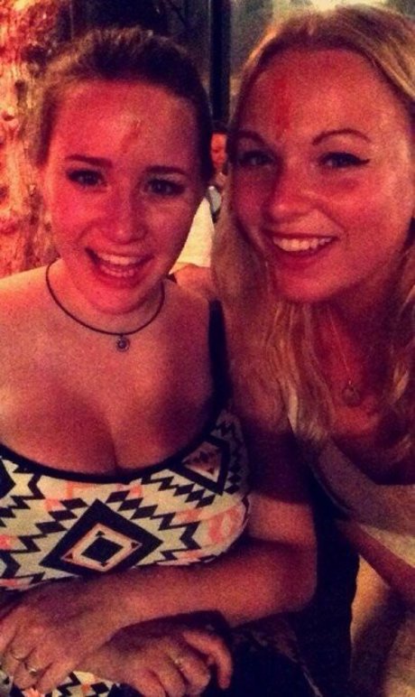 Maton Twins modèle nu galeries