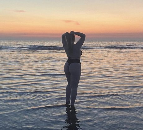 Hollie H modèle joli collection