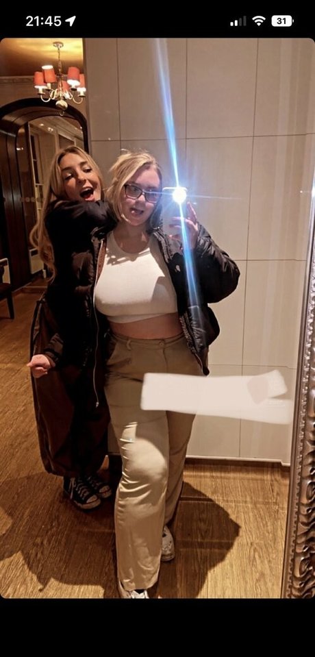 Hollie H étoile chaude des photos