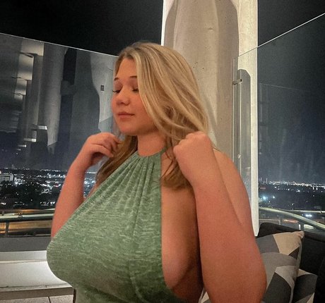 georgiiasanacore étoile sexy images