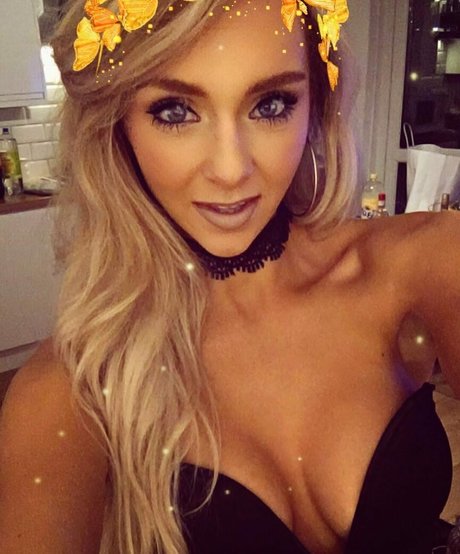 meganmcintosh5 modèle pornographique collection