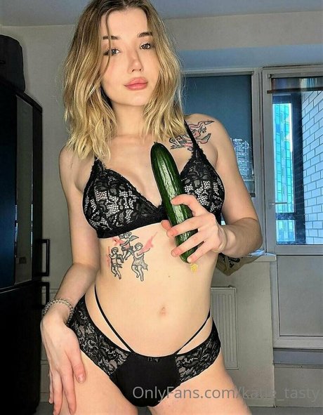 katie tasty belle actrice collection