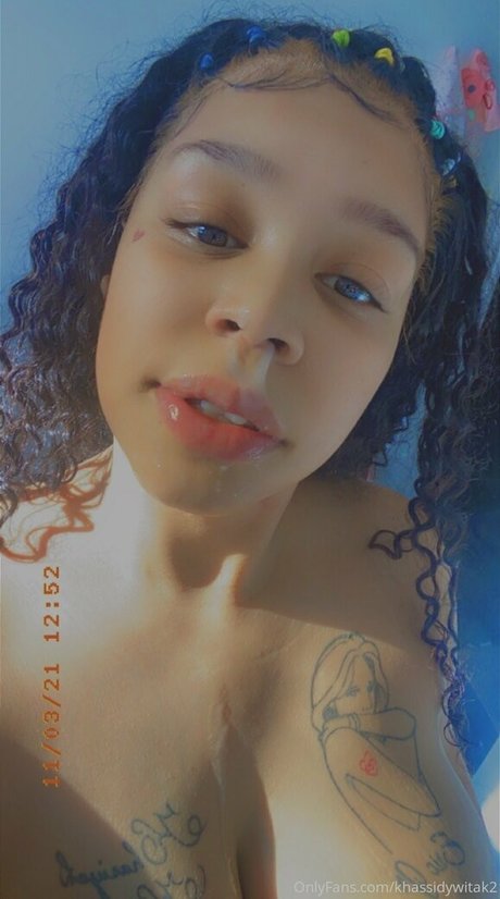 khassidywitak2 xxx étoile image