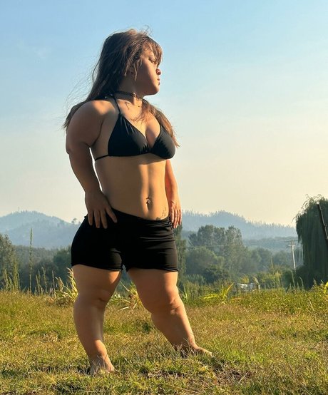 Jomini Dancer star du porno érotique galerie