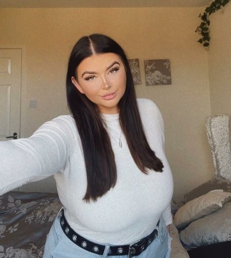 Katie Kerman modèle sexy img