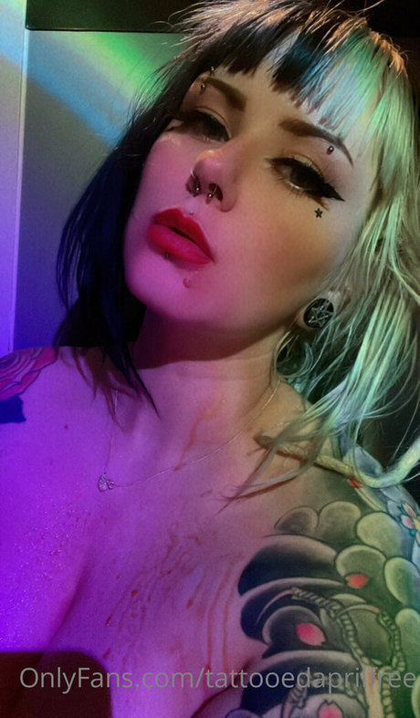 tattooedaprilfree jolie étoile image
