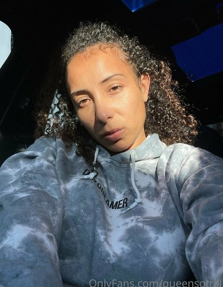 QueenSoTrill star du porno hd des photos