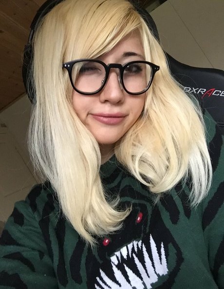 Sinneddonut star du porno parfaite des photos