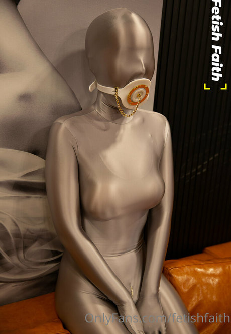 fetishfaith modèle de haute qualité photo