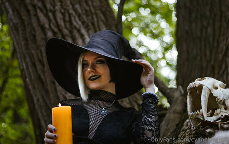 cyanelawless modèle xxx archive