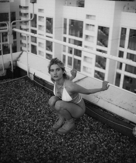 Katerina Pluchevskaya modèle artistique photos