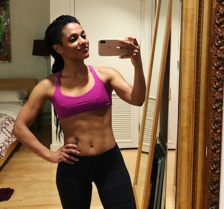 Freema Agyeman modèle de haute qualité photos
