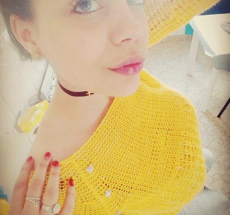 genesis18 modèle sexy photos