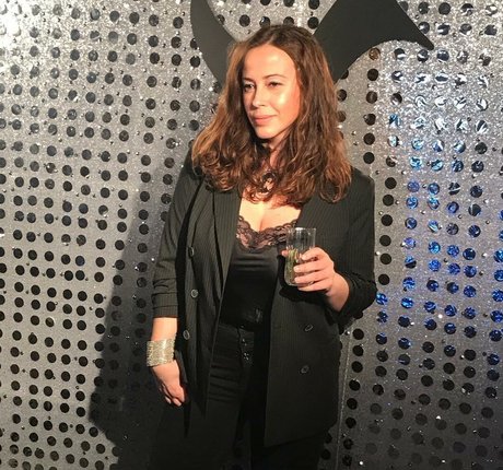 Serena Roberti modèle nu des photos