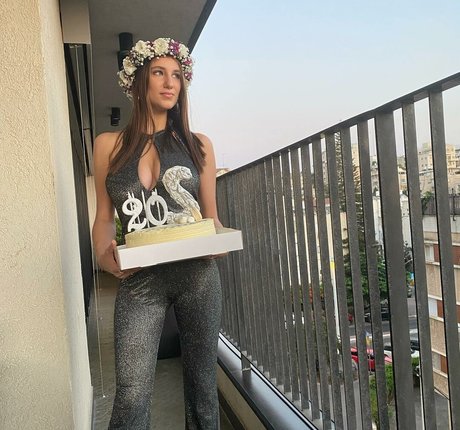 Shira Shabat star du porno sympa galerie