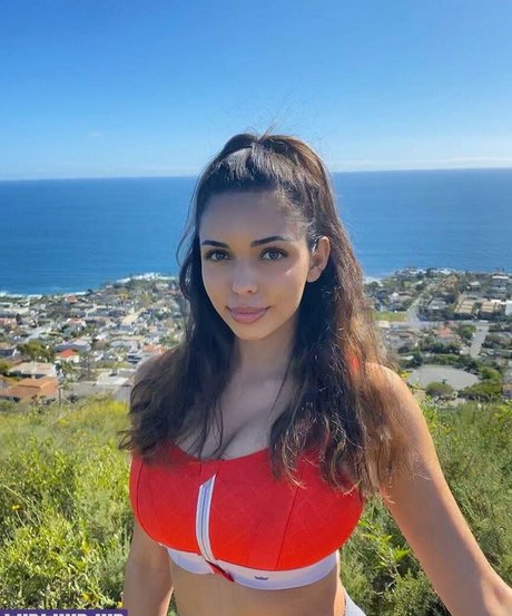 Tara Yazdi star du porno chaud archive