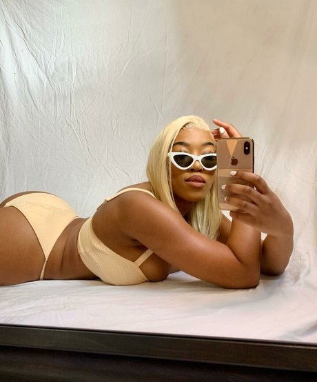 thecleopatraway star du porno chaud image