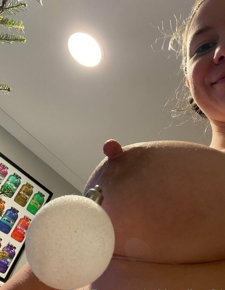 ashleyalban94 jolie star du porno img