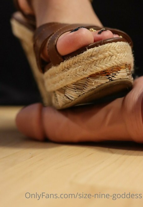 size nine goddess actrice artistique des photos