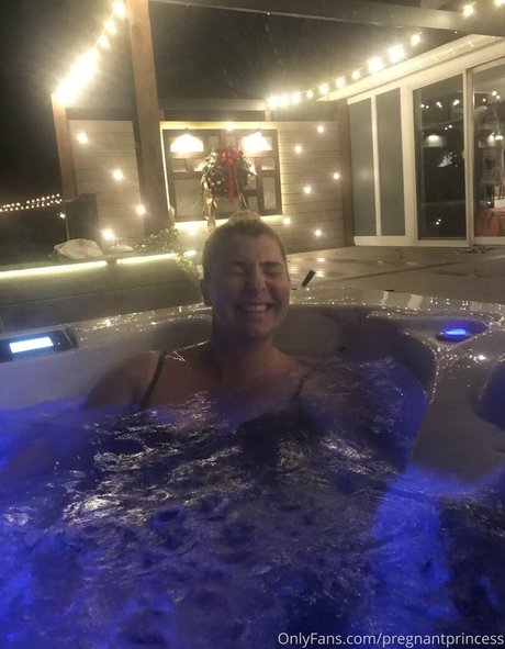 pregnantprincess modèle parfait image