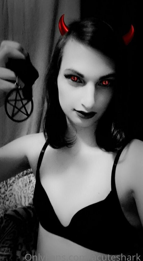 acuteshark actrice de nus images