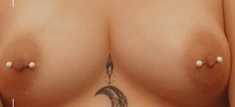 chaton courbé onlyfans porno érotique img