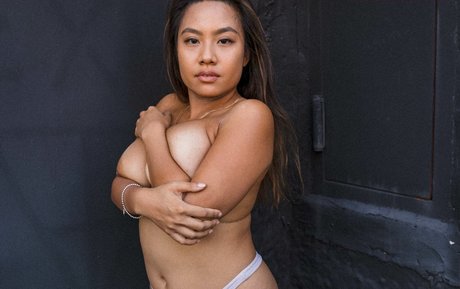 Victoria Kuang sexe star du porno des photos