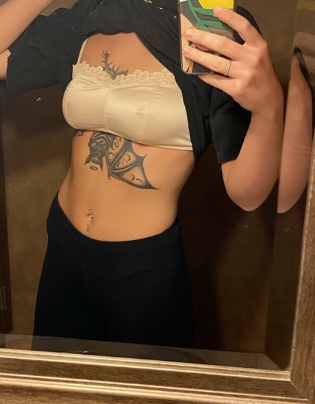 lustfullillian actrice artistique collection