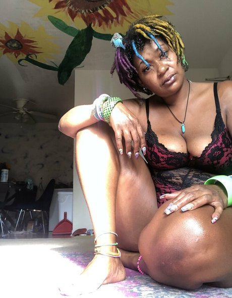 universallovvvve actrice adulte img